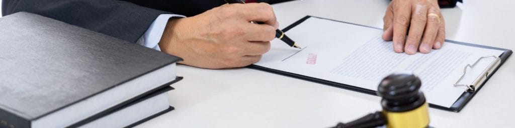 Ви зараз переглядаєте Як нотаріально перекласти документи з української мови